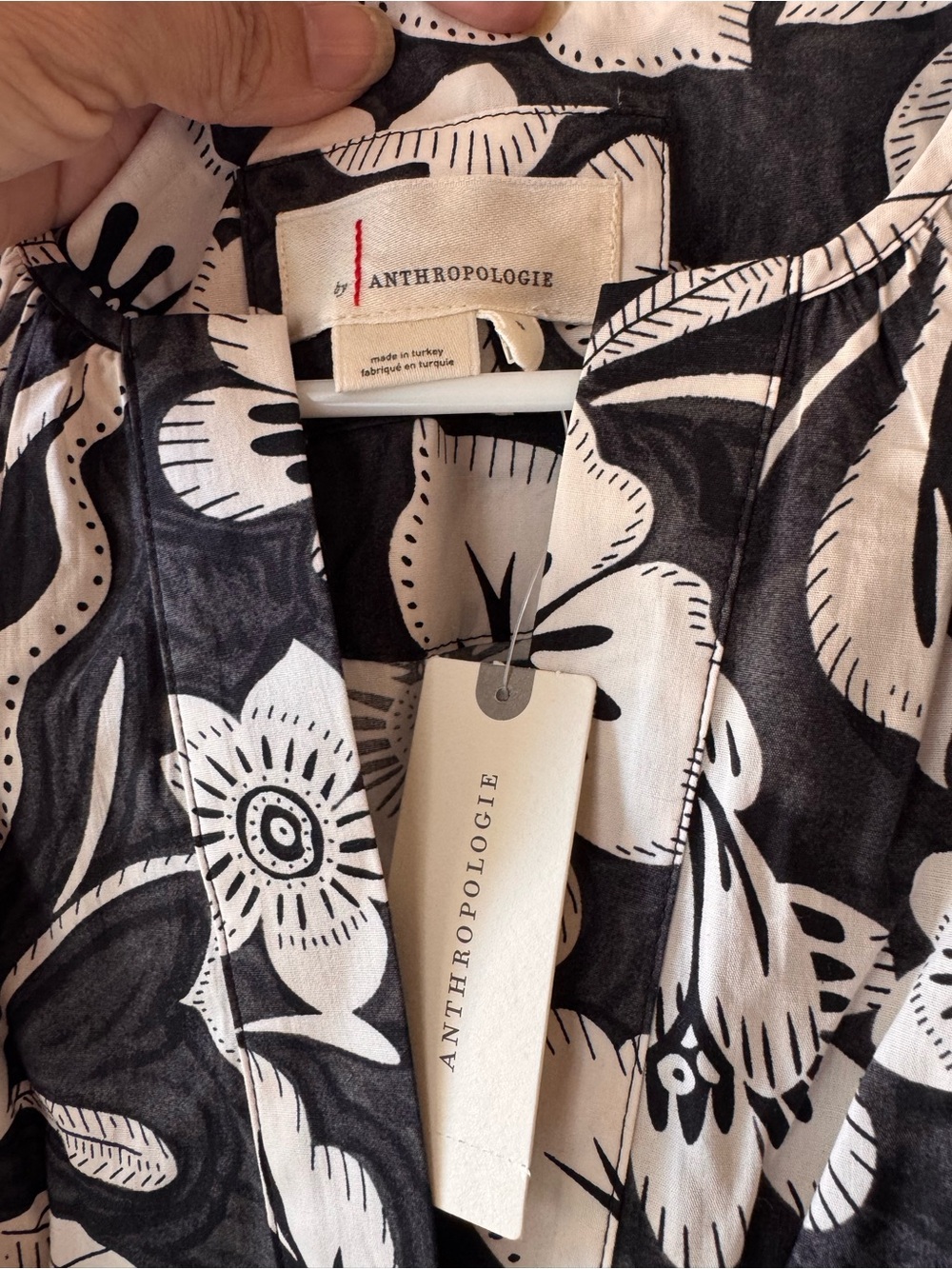 Anthropologie NWOT Somerset Blouse tropical black/white floral top. - Picture 6 of 6
